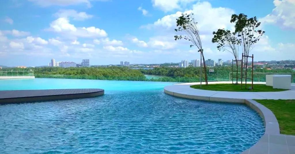Homenest Jb City Poolview Suite By Cozy Home Johor Bahru Exterior photo