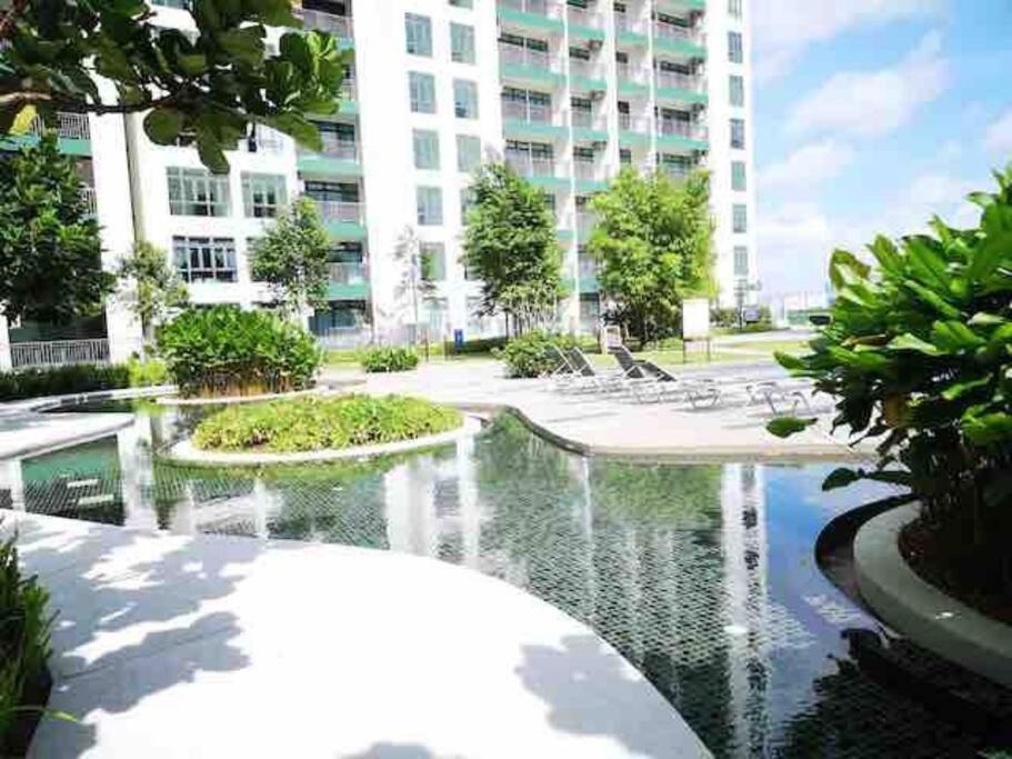 Homenest Jb City Poolview Suite By Cozy Home Johor Bahru Exterior photo