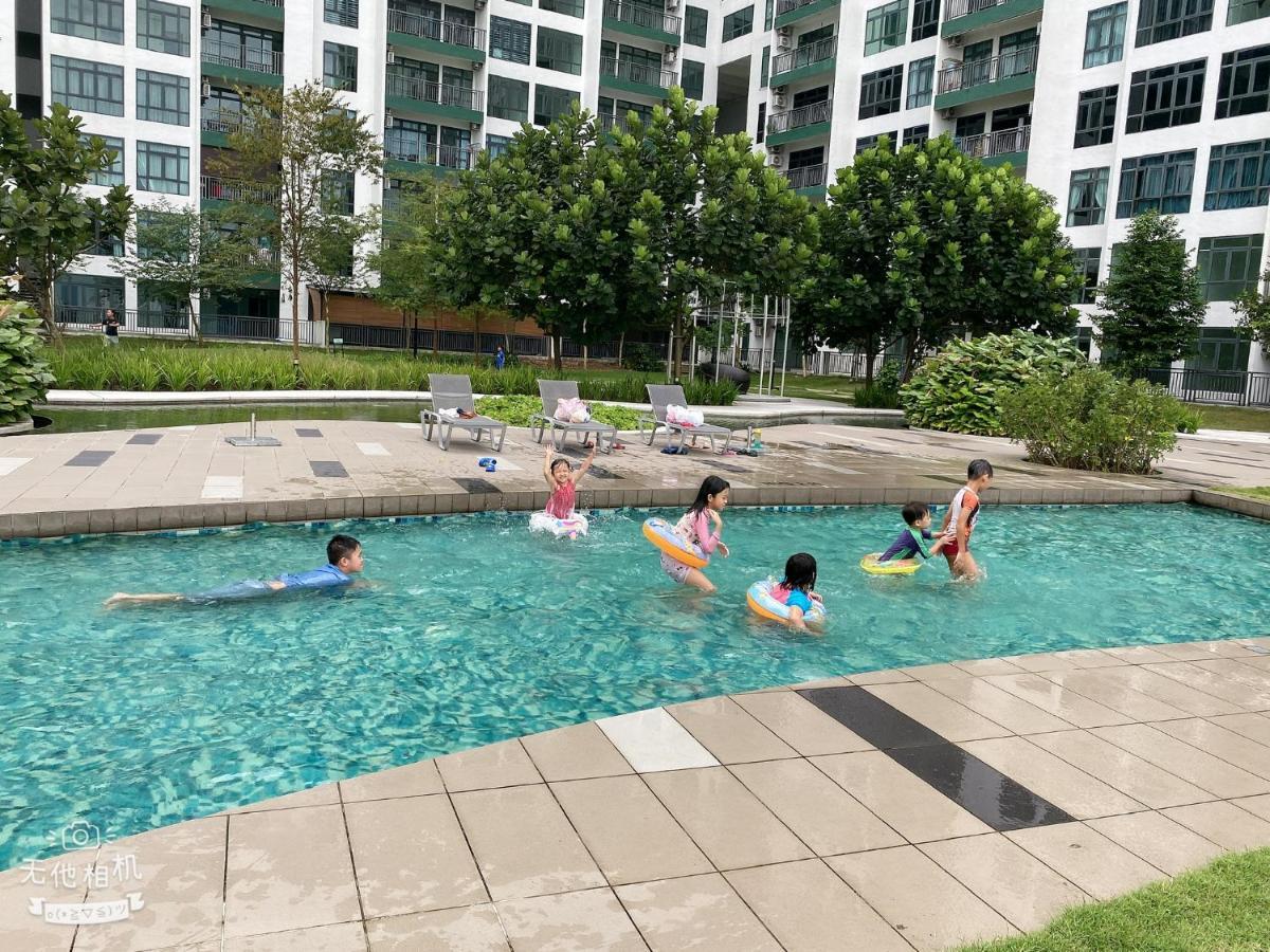 Homenest Jb City Poolview Suite By Cozy Home Johor Bahru Exterior photo