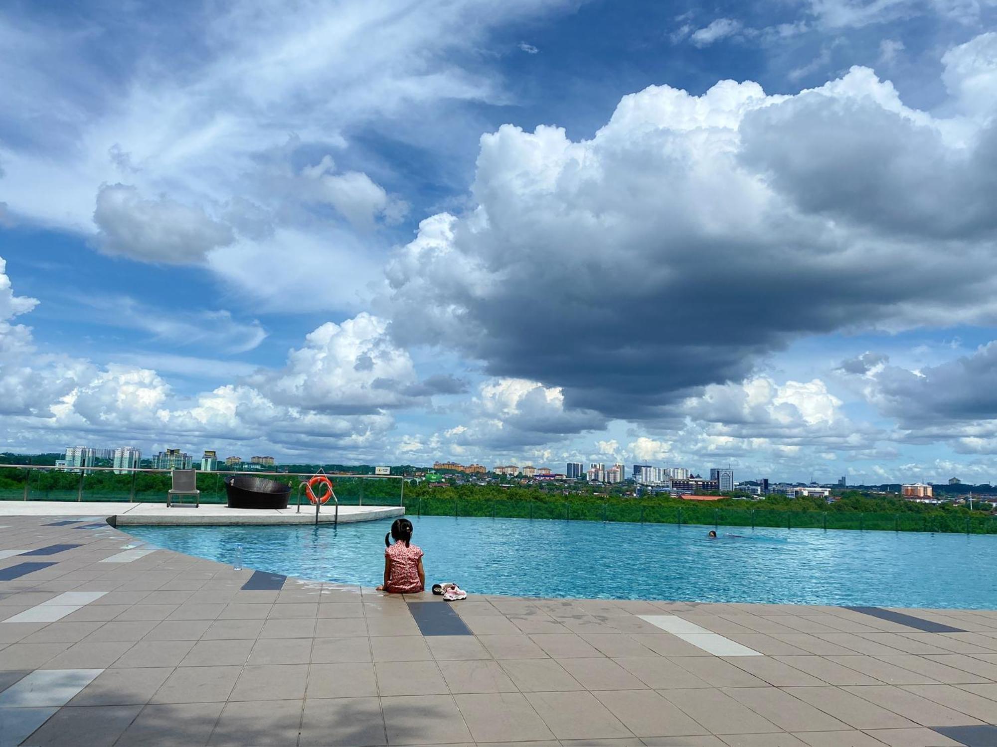 Homenest Jb City Poolview Suite By Cozy Home Johor Bahru Exterior photo